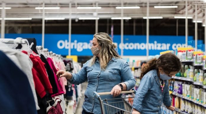 5 Great Reasons to Shop for Fashion in This Economic Climate Shop for Fashion in This Economic Climate