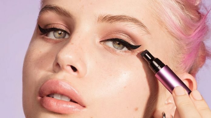 Winged Eyeliner Stamp