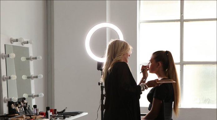 Professional Ring Lights: Which Ring Light is Best for Makeup? Professional Makeup Ring Light