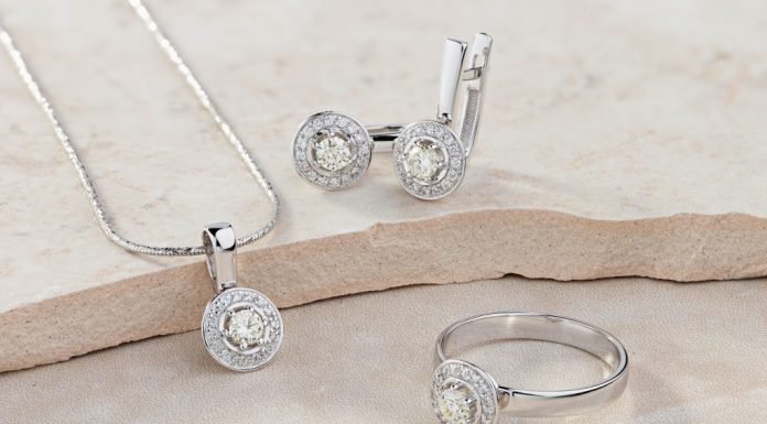 Things to Consider Before Selling your Jewelry Selling Diamond Jewelry