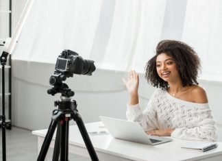 Top 10 Curly Hair Influencers to Follow Top 10 Curly Hair Influencers