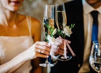 Throw a Trendy Wedding Cocktail Hour on a Budget Cocktail Hour on a Budget