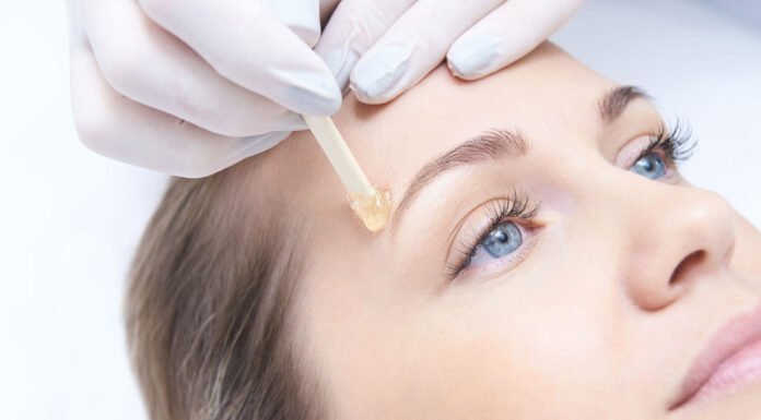 Eyebrow Waxing: A Quick Way to Enhance Your Looks eyebrows waxing and lamination tips