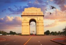 Visit India’s Heart, Delhi — Celebrate Your Holidays The India Gate in Delhi