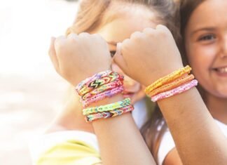 How to Make Fun String Bracelets? How to Make Fun String Bracelets