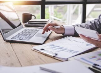 Advice for Starting Your Business as a Side Hustle Starting Your Business as a Side Hustle