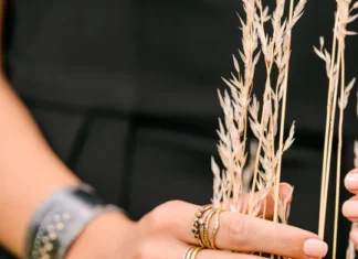 Exquisite and Unique Wedding Bands for Women Who Dare to Be Different