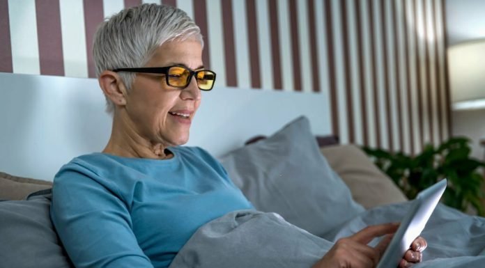Blue Light Blocking Glasses for Women – Protecting Their Eyes in the Digital Age Blue Light Blocking Glasses for Women